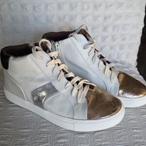 DV by Dolce Vita Women's Sneakers in White and Gold
